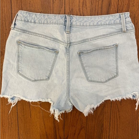 Women’s shorts size 10/30. Great condition. - Picture 3 of 3